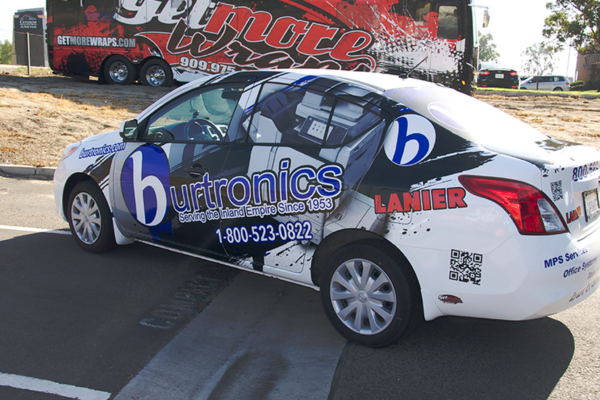 2013_Nissan_Versa_Wrap_9__03674.1412637594