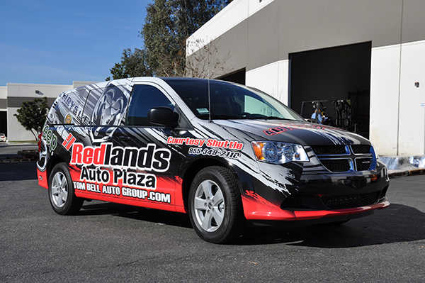 2014-dodge-caravan-3m-gloss-wrap-for-redland-auto-center