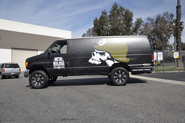 offroad-van-wrap-3m-flat-for-metal-mulisha-3